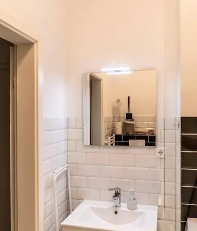 Apartment Stylish With Terrace For Up To 6 People *