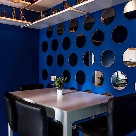 Stylish With Terrace For Up To 6 People Apartament